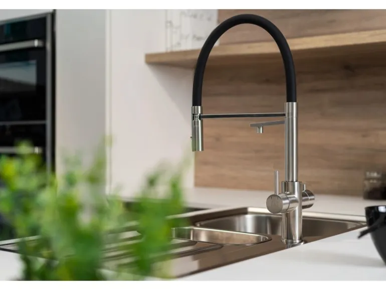 VIZIO 5 Wege Wasserhahn Küchenarmatur Edelstahl Massiv mit 360° Schwenkbarem Auslauf Abnehmbare 2 Strahl Handbrause Gebürstet Schwarz