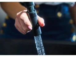 VIZIO Wasserhahn Vorfenster Küchenarmatur Umklappbar 6 CM mit 360° Schwenkbarem Auslauf Abnehmbare 2 Strahl Handbrause Schwarz Matt   Gelb